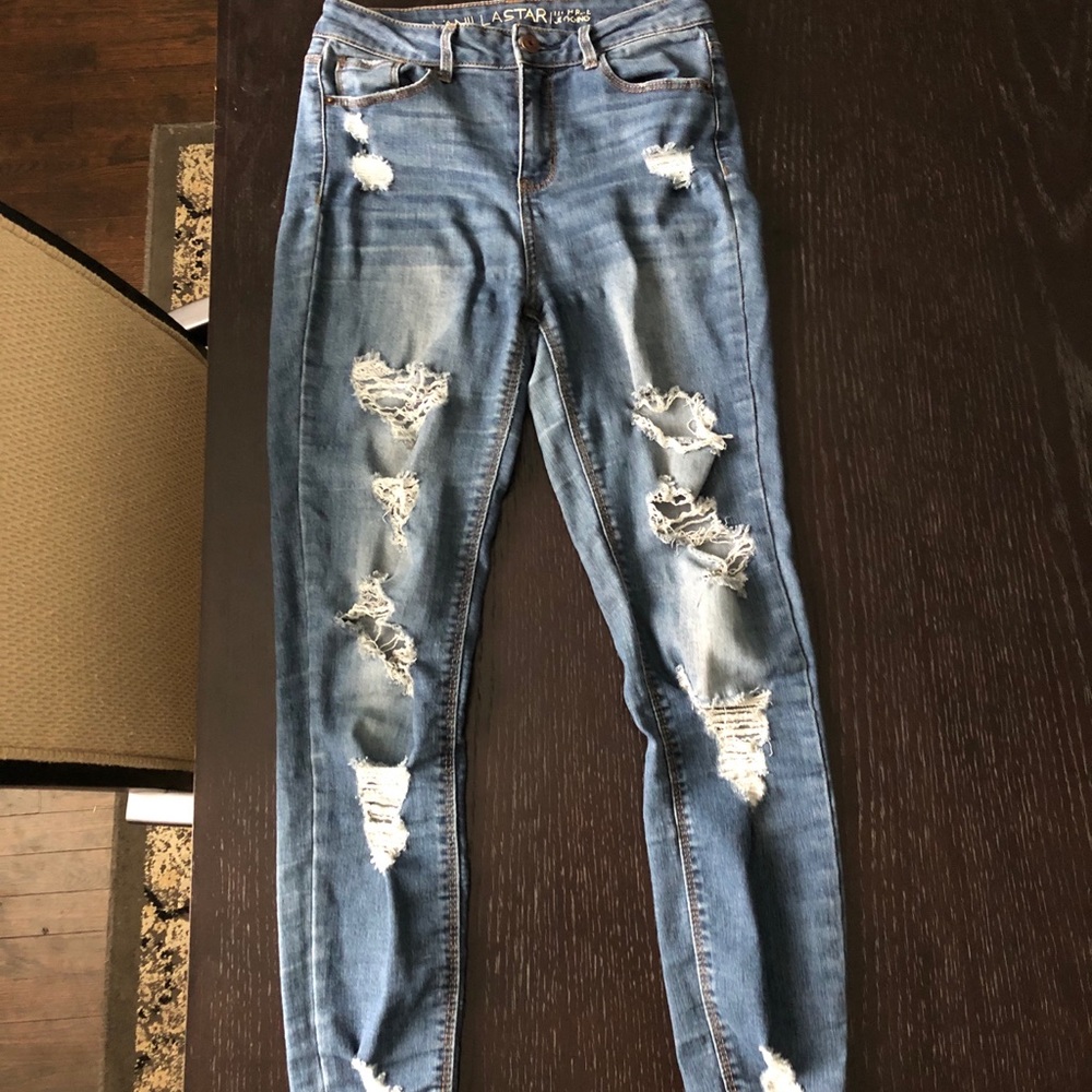 Ripped skinny jeans